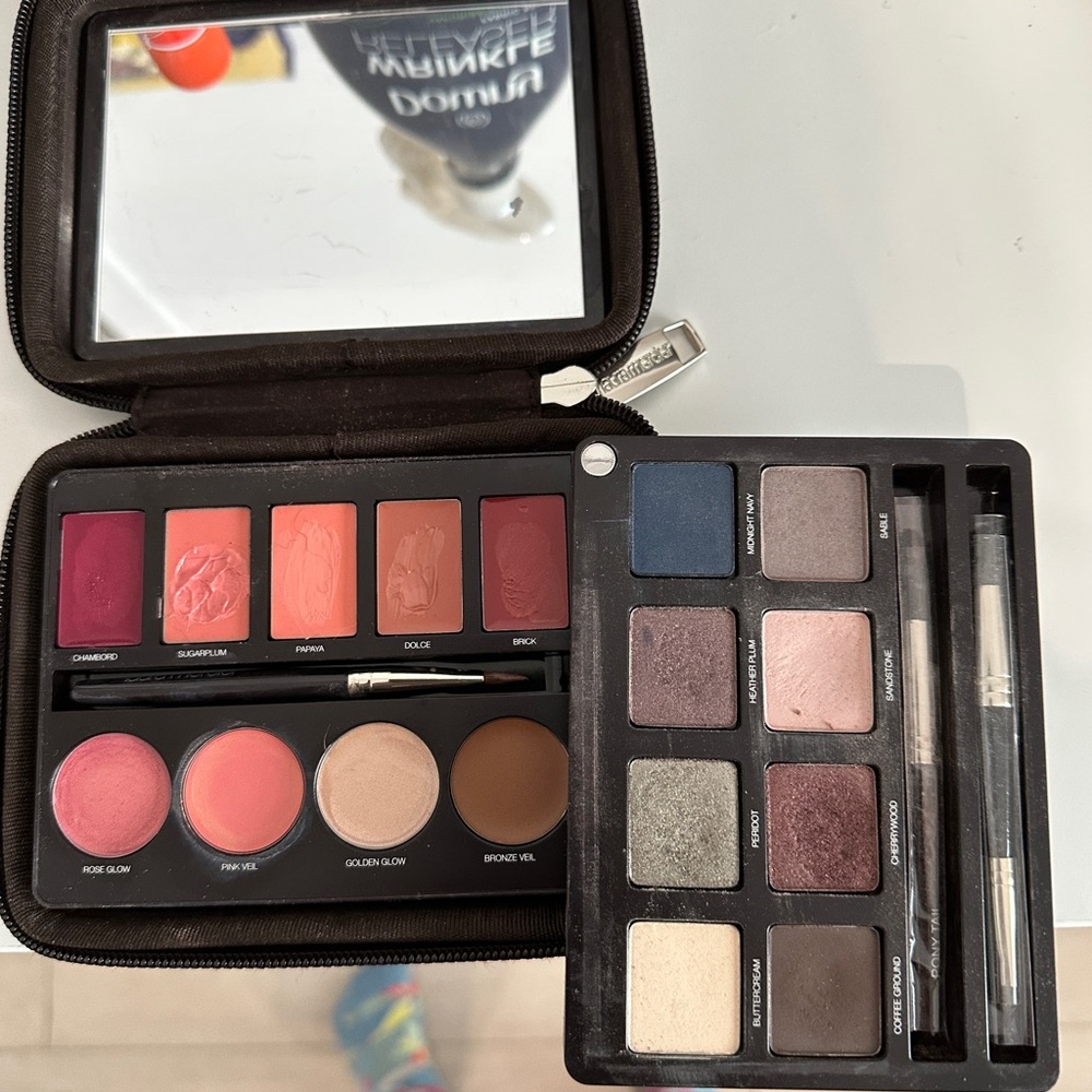 Laura Mercier travel case EUC